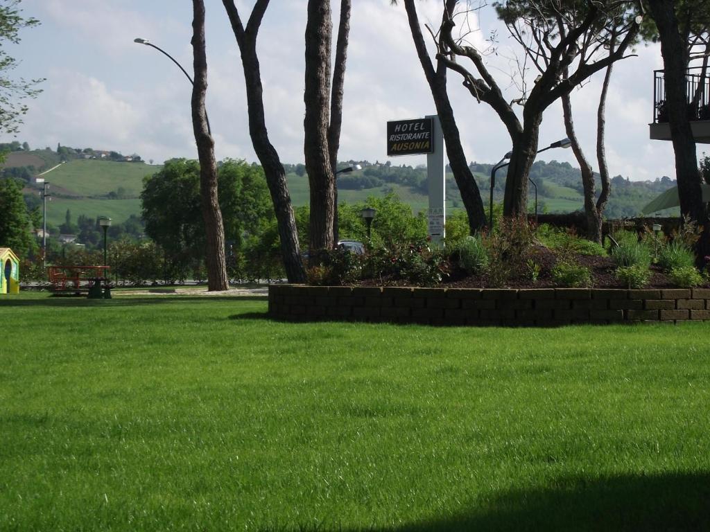 Hotel Ausonia Monte Porzio Exterior photo