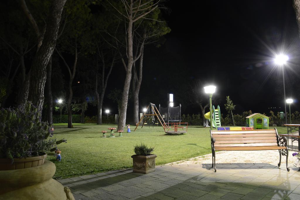 Hotel Ausonia Monte Porzio Exterior photo