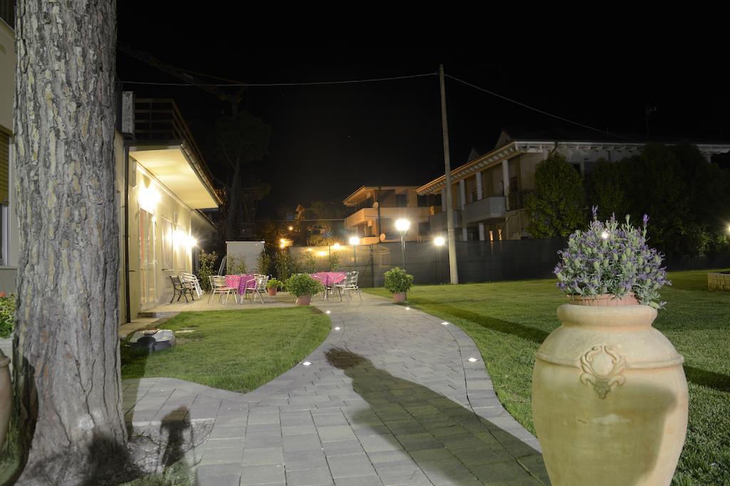 Hotel Ausonia Monte Porzio Exterior photo