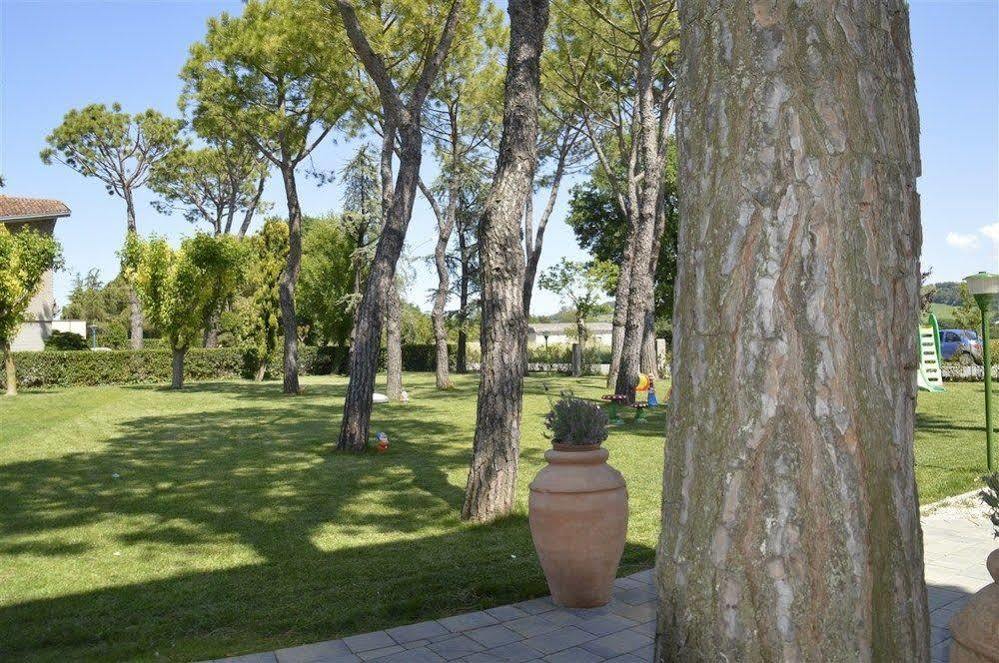 Hotel Ausonia Monte Porzio Exterior photo